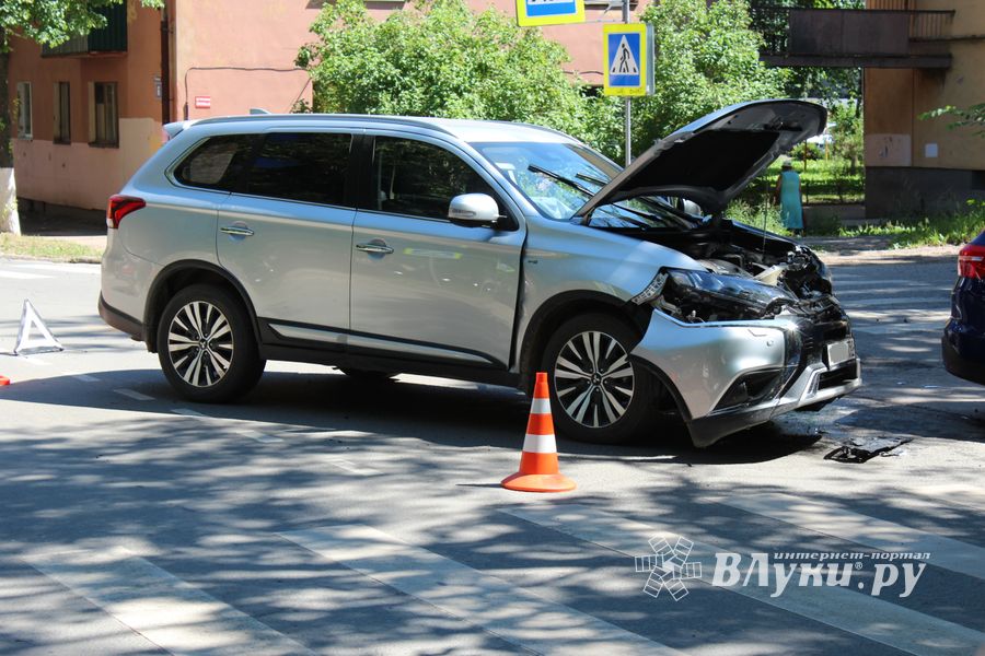 В Великих Луках в ДТП пострадала женщина (ФОТО)