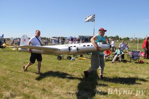 В Великих Луках прошел Фестиваль авиамодельного спорта (фото)