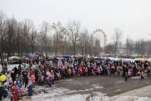 В Великих Луках состоялись проводы Широкой Масленицы — 2015