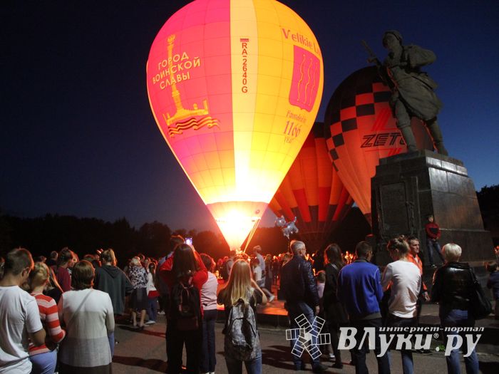 Огненные шоу состоялись над Ловатью (ФОТО)