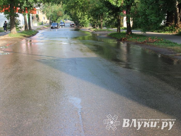 Великолучанам из Заречной части советуют запастись водой (ФОТО)