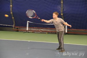 В СК «Ника» проходит открытый городской турнир по большому теннису (фото)