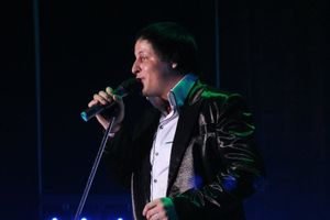 В ДК ЛК состоялся концерт Юрия Михайлова