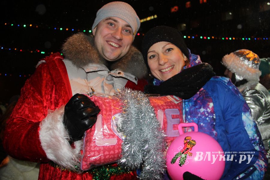 ТК «Первомайский» подарил великолучанам новогоднее волшебство (ФОТО)