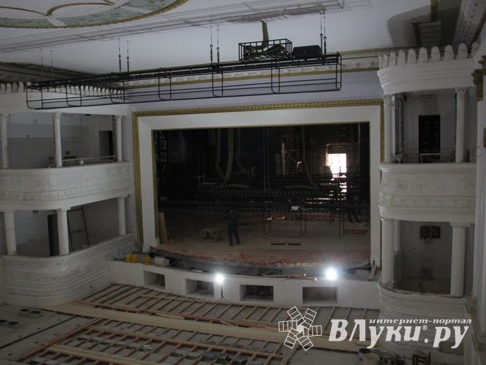 Андрей Турчак в Драмтеатре Великих Лук: Не превращать малый зал в банкетный! (ФОТО)