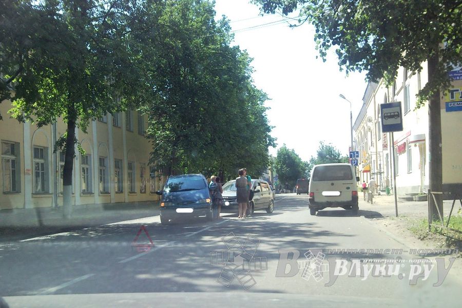 Два ДТП: на ул. Некрасова и на пр-т Октябрьский (фото)