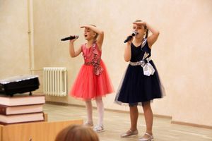 Великолукским учителям признались в любви (ФОТО)