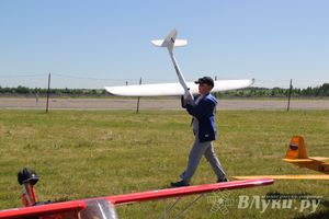 В Великих Луках прошел Фестиваль авиамодельного спорта (фото)