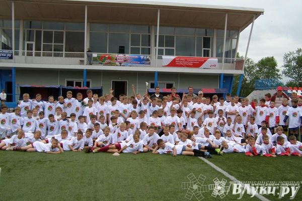 В Великих Луках стартовал региональный этап турнира по футболу «Локобол-2014» (фото)