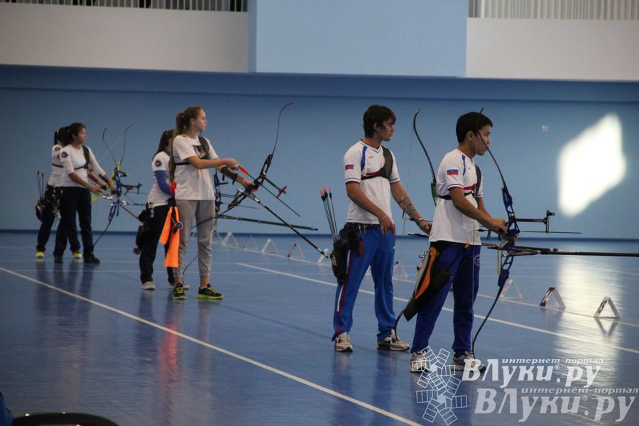 Великолучанка Александра Савенкова стала обладательницей золота на всероссийских соревнованиях по стрельбе из лука (фото)