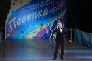 Великолучанин получил высшую награду на XVII Международном фестивале «Песенка года 2016» (ФОТО)