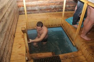 Крещенские омовения великолучан (фото)