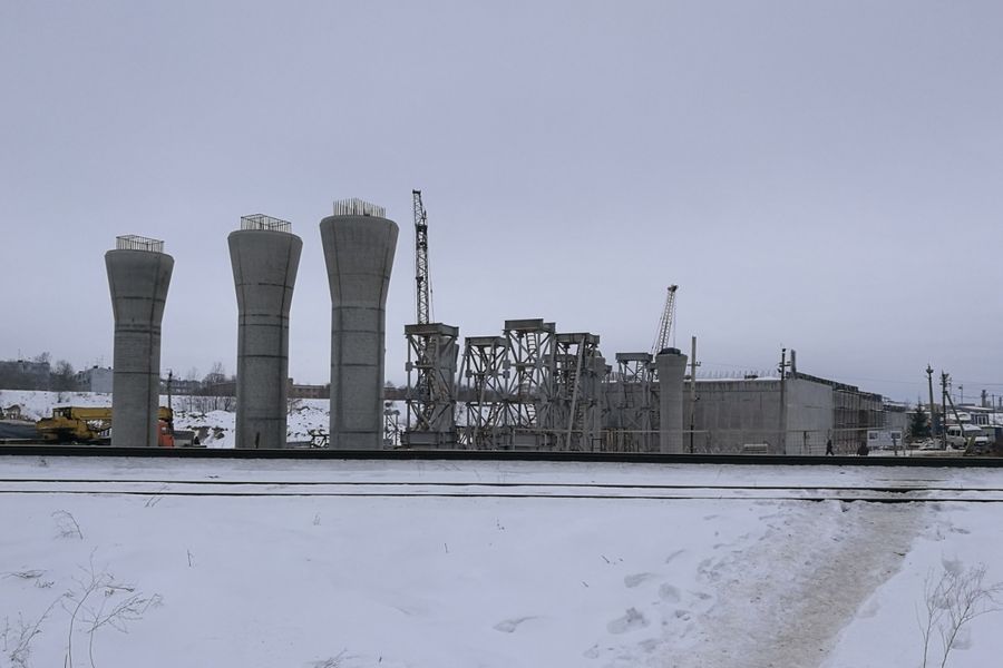 Депутат Александр Васильев проконтролировал ход строительства путепровода в Великих Луках (ФОТО)