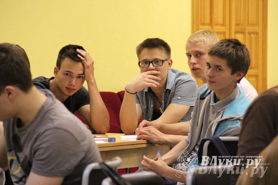 В Великих Луках прошла финальная игра «Что? Где? Когда?» (фото)