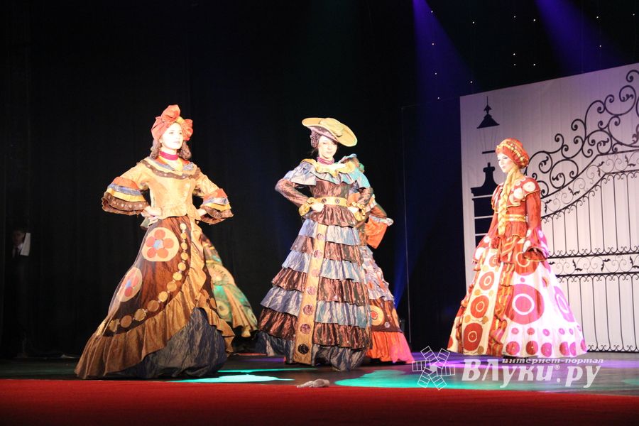 15 ноября театр моды "Абстракция" отметил 15-ти летний юбилей