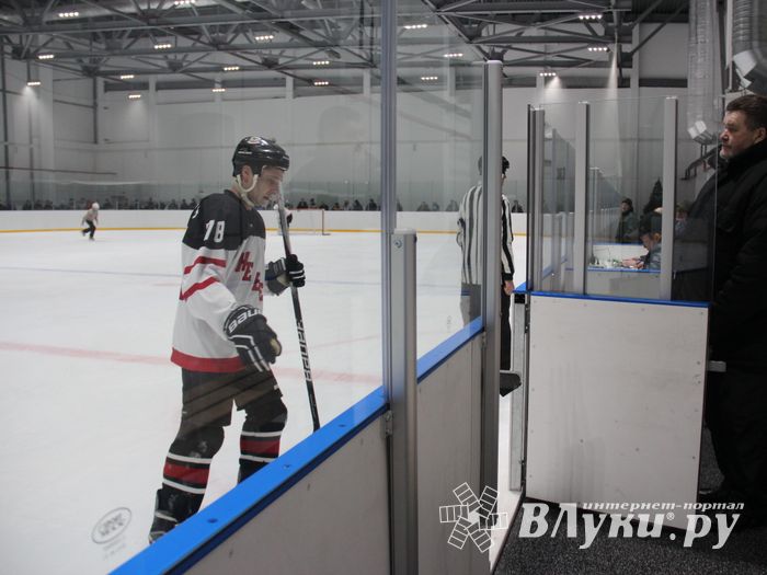 ХК «ЛукиСпорт» разгромила команду Невеля (ФОТО)