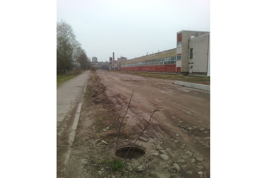 Великолучане просят губернатора помочь закрыть люки (ФОТО)