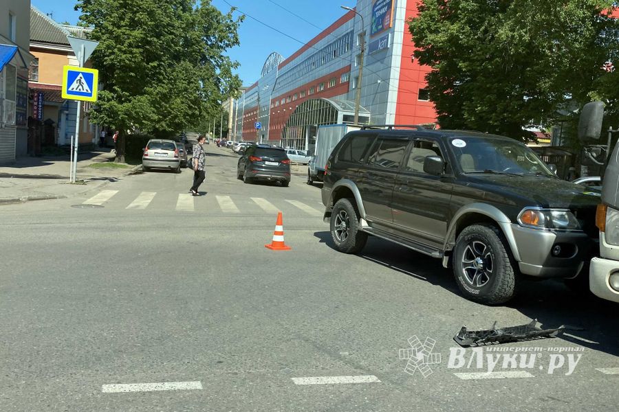 В Великих луках произошло ДТП (ФОТО)