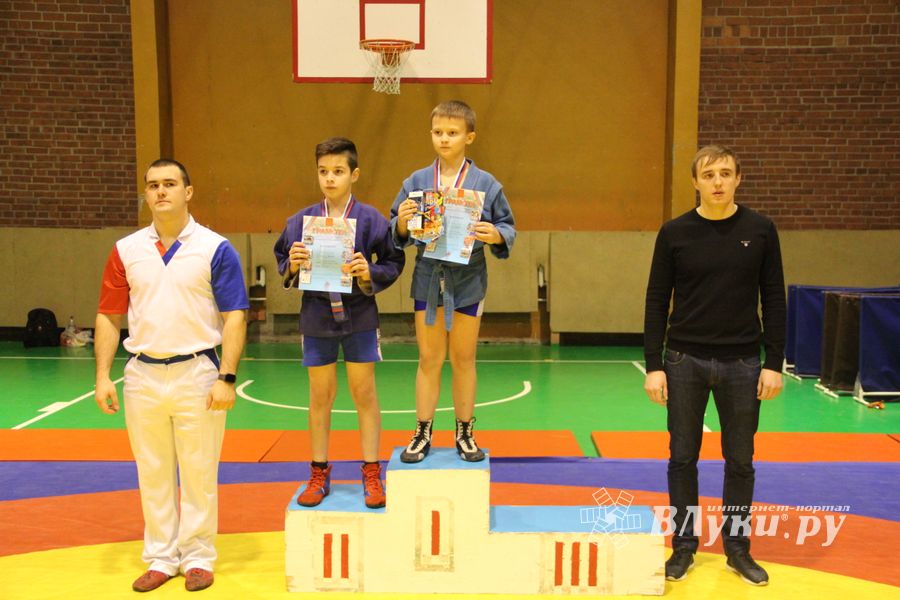 Великолукские самбисты завоевали 11 золотых наград (ФОТО)