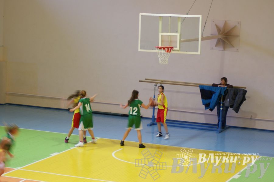 Великолучане и псковички выиграли Первенство Псковской области по баскетболу