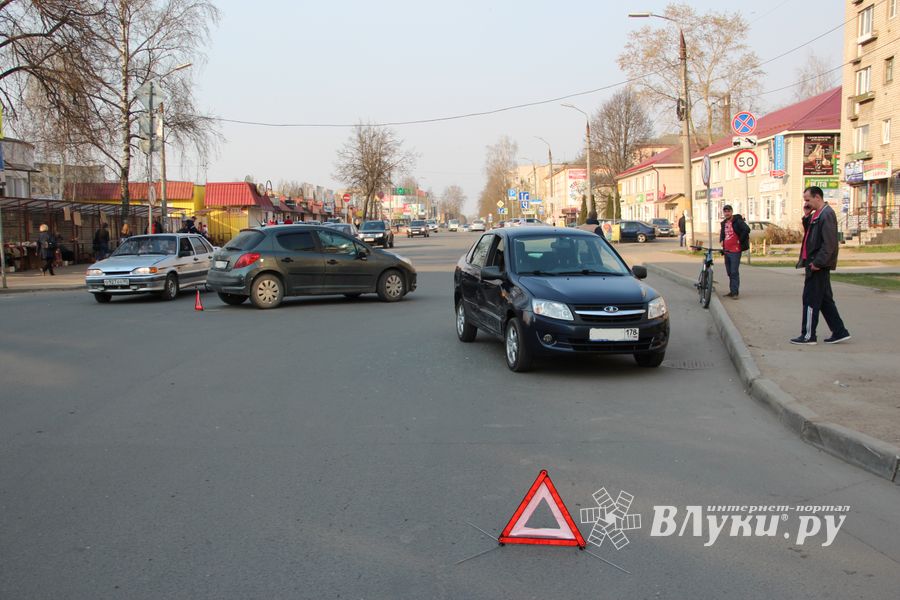 ДТП на пр. Октябрьском (ФОТО)