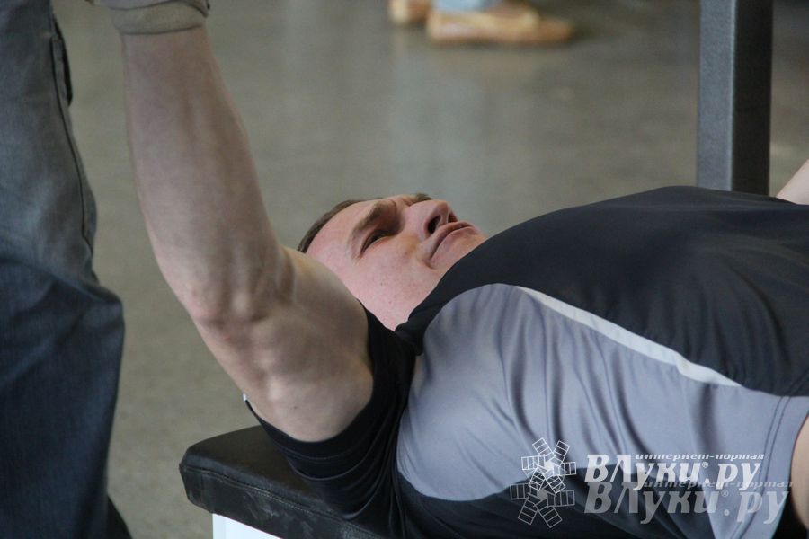 В Великих Луках прошел Чемпионат города по Русскому жиму и армлифтингу (фото)