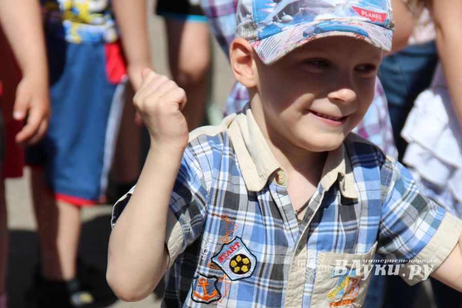 В Великих Луках отмечают День защиты детей 