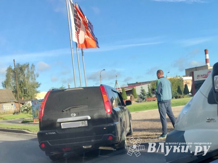 Пробка на ул. 3-й Ударной Армии в Великих Луках (ФОТО)