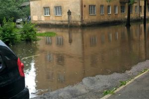 И плывем, и плаваем – Великие Луки после ливня (ФОТО)