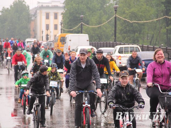 Зигзаг здоровья выполнили великолукские велосипедисты (ФОТО)