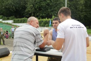 В Великих Луках отмечают День ВДВ (ФОТО)