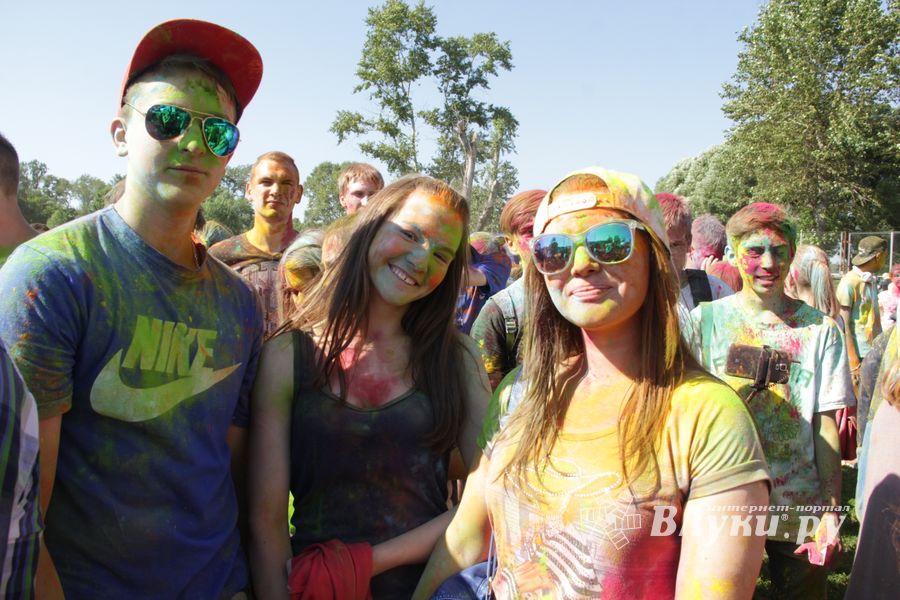 Яркие эмоции «ColorFest» в Великих Луках (ФОТО)