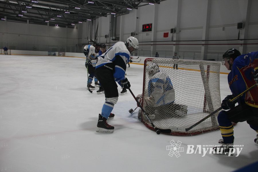 Хоккейная встреча «ЛукиСпорт» — «Барсы» состоялась в «Айсберге» (ФОТО)