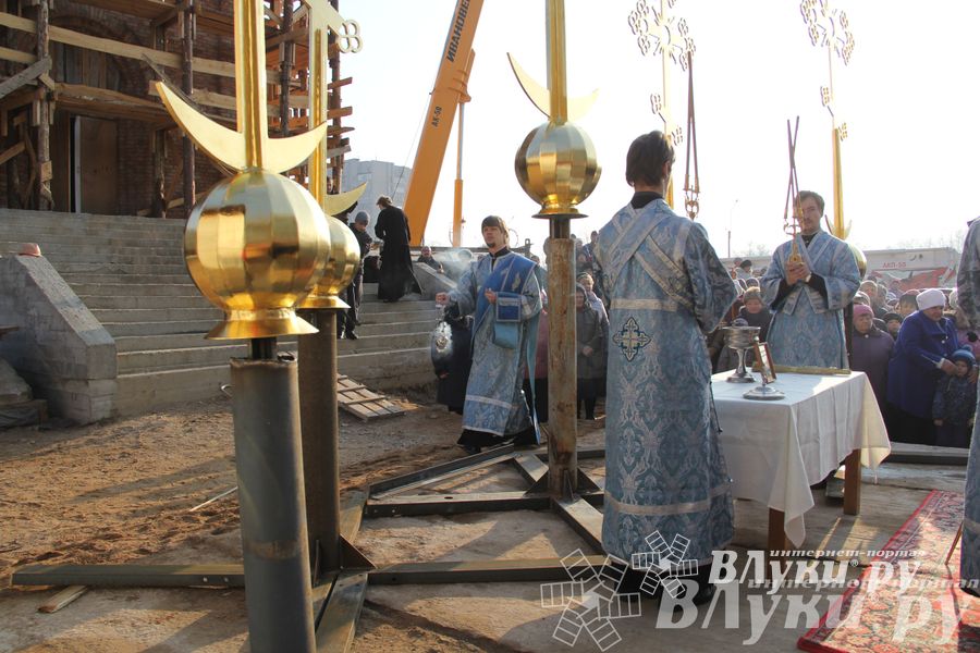 У храма святителя Тихона теперь есть освященные кресты