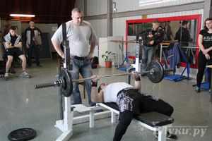 В Великих Луках прошел Чемпионат города по Русскому жиму и армлифтингу (фото)