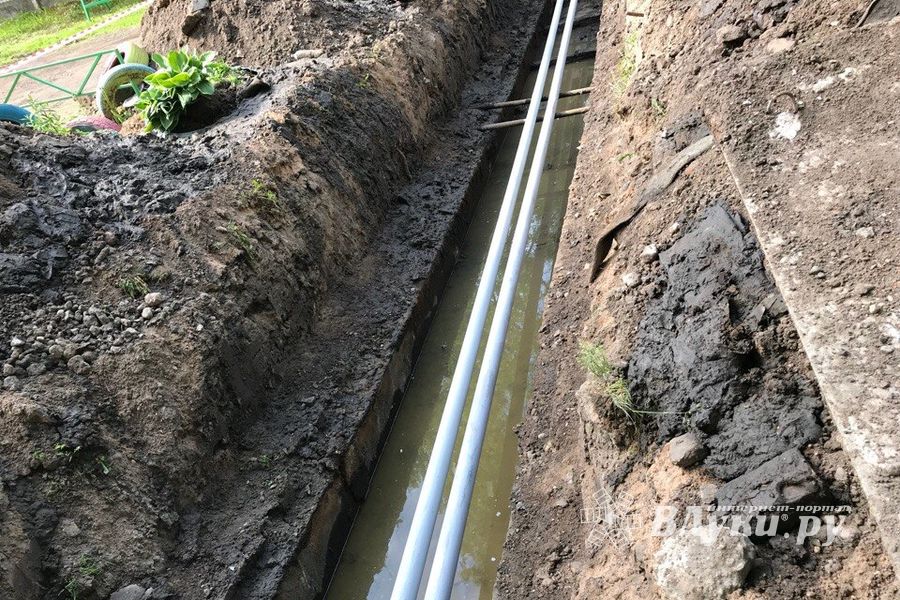 ​В Великих Луках, на территории детского сада №12, ведется замена отопительной системы (ФОТО)