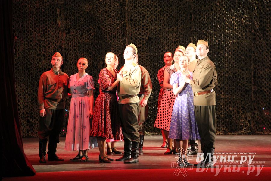 Государственный ансамбль «Русский Север» представил в Великих Луках мюзикл «Василий Теркин»