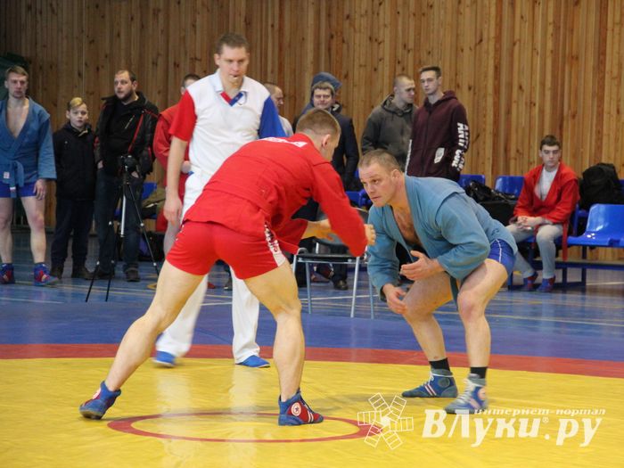 Всероссийские соревнования по самбо проходят в Великих Луках (ФОТО, 0+)