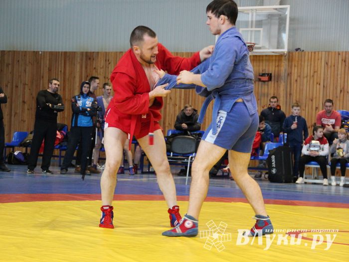 Всероссийские соревнования по самбо проходят в Великих Луках (ФОТО, 0+)