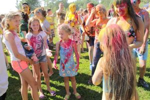 Яркие эмоции «ColorFest» в Великих Луках (ФОТО)