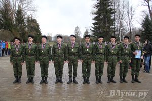 ​Церемония закладки земли Города воинской славы в памятные гильзы состоялась в Великих Луках (фото)