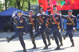 Парад в честь Дня Победы прошел в Великих Луках (ФОТО)