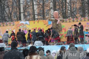 В Великих Луках встретили Масленицу