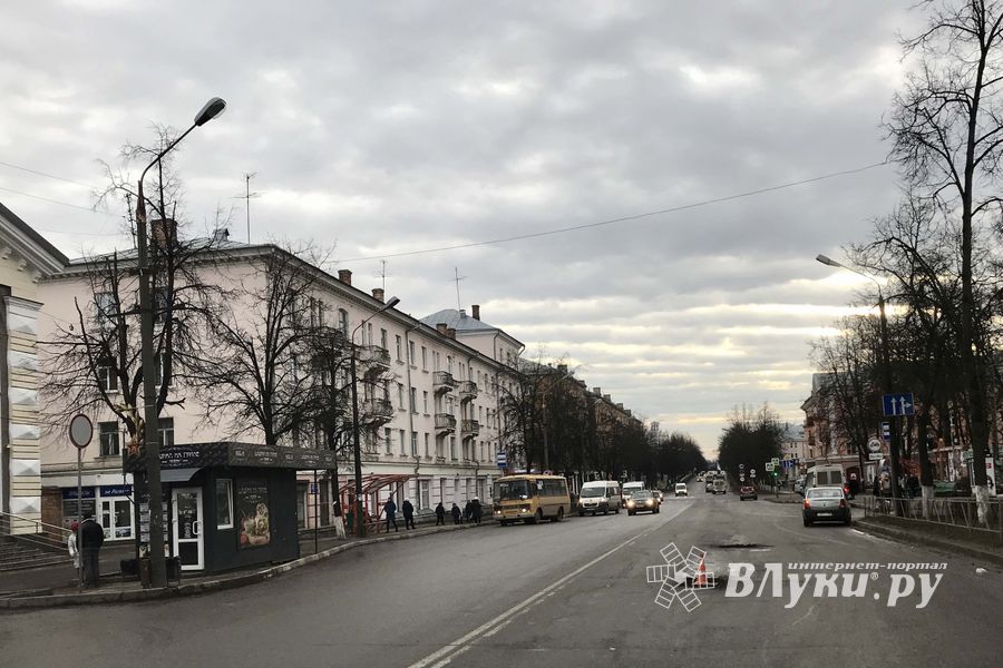 На проспекте Ленина ведётся ямочный ремонт (ФОТО)