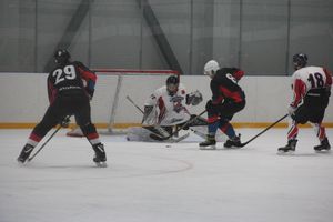 В Великих Луках прошли хоккейные матчи (ФОТО)