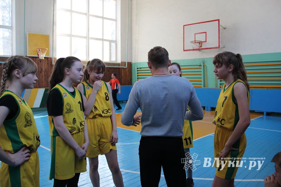 Великолучанки завоевали золото на открытом турнире по баскетболу (ФОТО)