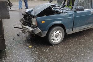ДТП в Великих Луках: ВАЗ-2104 пытался протаранить грузовик