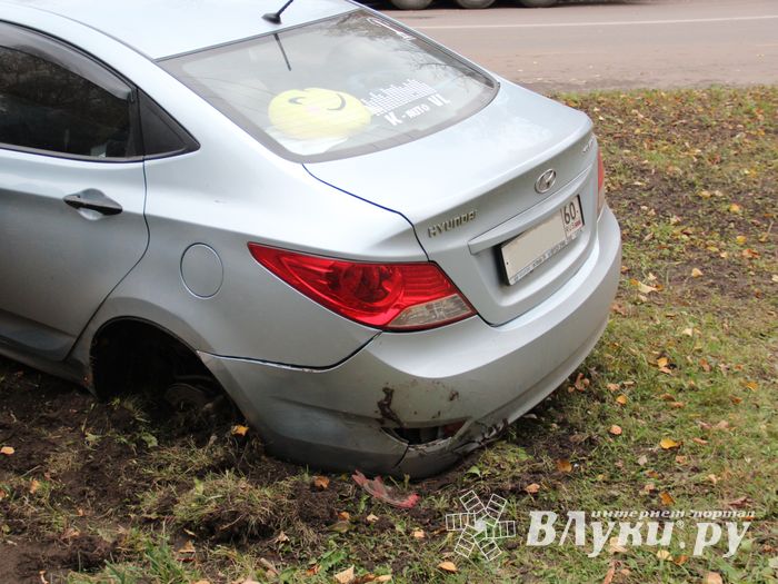На пр. Гагарина автомобиль потерял колесо (ФОТО)