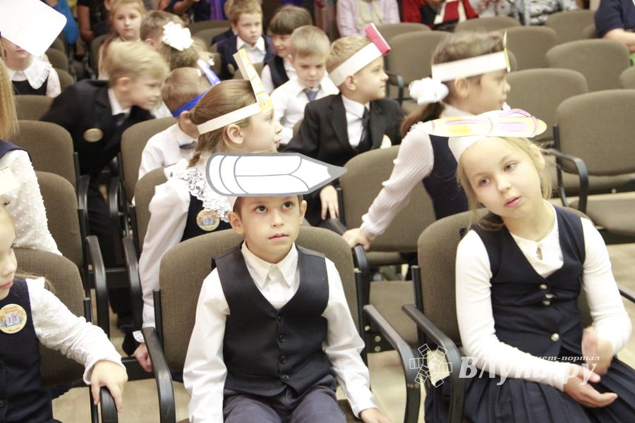 Великолукские первоклассники перевоспитали Бабу-Ягу (ФОТО)