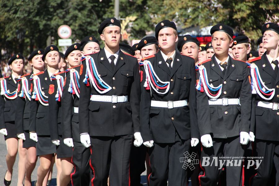 Военный парад в Великих Луках, часть II (ФОТО)